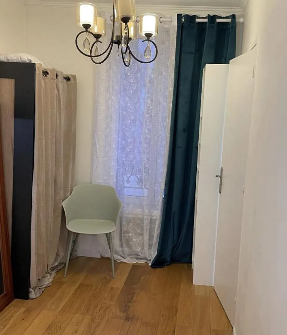 2 Pieces Proche Centre Et Transport * Paris