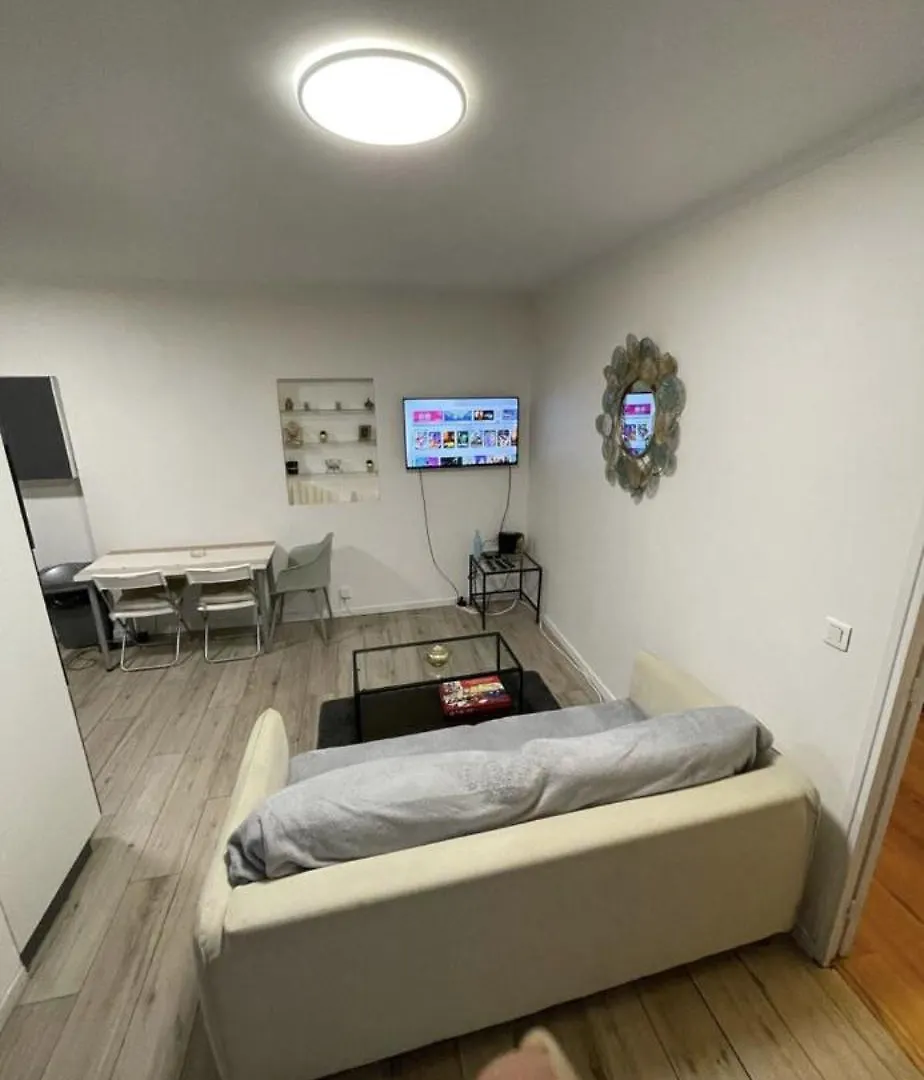 2 Pieces Proche Centre Et Transport Apartment Paris